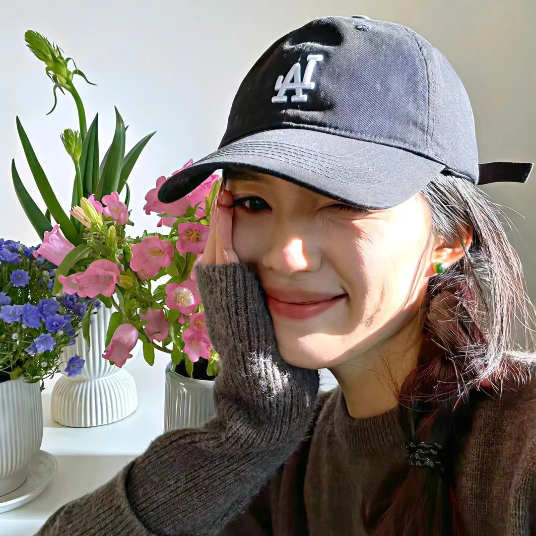 吉普车中的四人